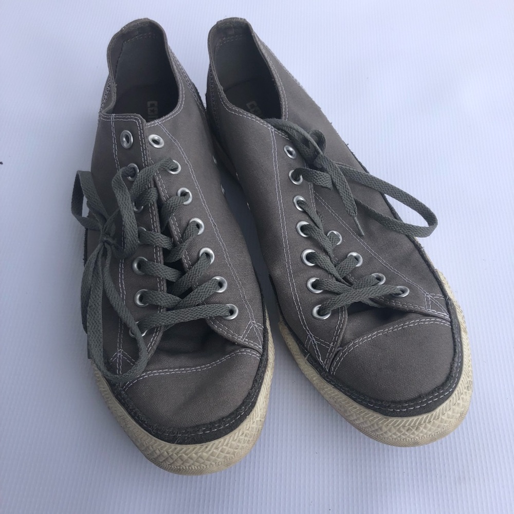Men’s converse size 12. Good condition.